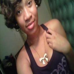 diana_breezyyy's profile picture. Sophisticated, college graduate 🙌  a math teacher 😃🙈 Oh and I Iovee food 🍟🍔🍕❤😍