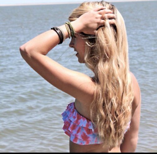Let's enjoy the summer breeze
