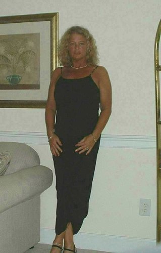 Retired dental assistant after 40 years. Love most animals,no spiders,sn ak es.Mountains,Jamaica,St.Thomas,flowers!
AND MOST OF ALL💗MICK J HUCKNALL  SIMPLY RED