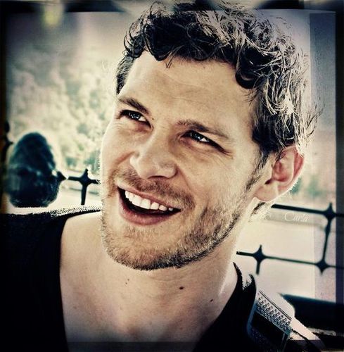 Let me get you a drink. And I'll tell you all about being the bad guy. Devilish little Brother: @ViciousDevil_  [RP-Single-Hybrid]