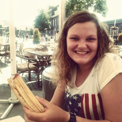 Elinemoree's profile picture. Afgestudeerd psychomotorisch therapeut / 21jaar / DWK waterpolo dames 1 / PLUS barneveld