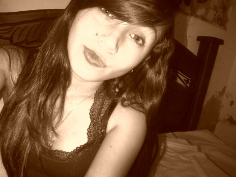 Me encanta el arte. La música es mi pasión, mis amigos me dicen princesa pues actuó como tal. Mi mejor amiga: @DanigleAvila Sígueme.