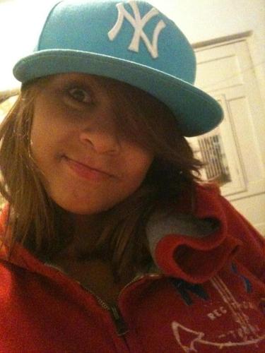 souu sinseraa ,, tenhoo: 13 aninhoos meuu ,,cantoor favoritoo : mc gui sonhoo: ser atriiz rsrs'