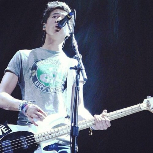 hiii! you just got a free follow!!! since you got one could you please go follow @yeahwaynarry RIGHT NOW!! :D thank you!!