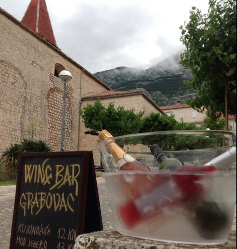 Wine bar & Wine shop