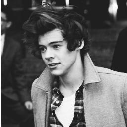 Hii. I'm Harry Styles from One Direction. Love you xx