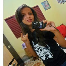 Tenho 17 anos, virginiana, adoro ler, apaixonada por TVD e SPN, rock pra mim é bem mais q um estilo musical. Só espero um dia fazer a diferença no mundo!