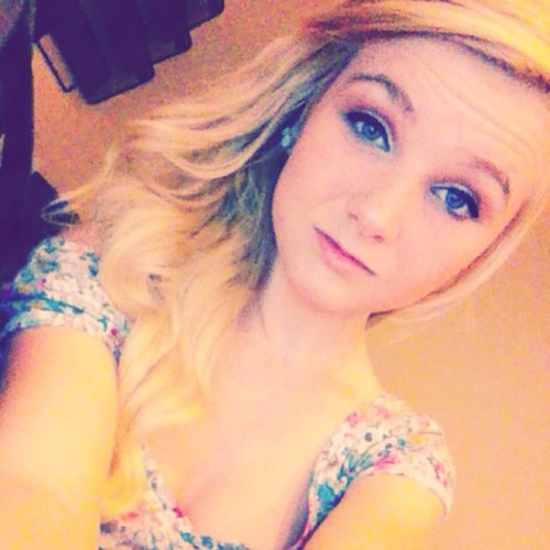 Future tattoo artist. 
All they told me is just give up. You'll never be good enough~Of Mice & Men.
Kik-Ofsquidgyandmeth
