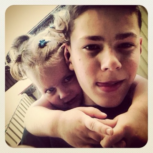 eddie_R11's profile picture. HELLO! my name is eddie i live in Ireland my favorite hobby is football and i love RONALDO!!!!!!!!