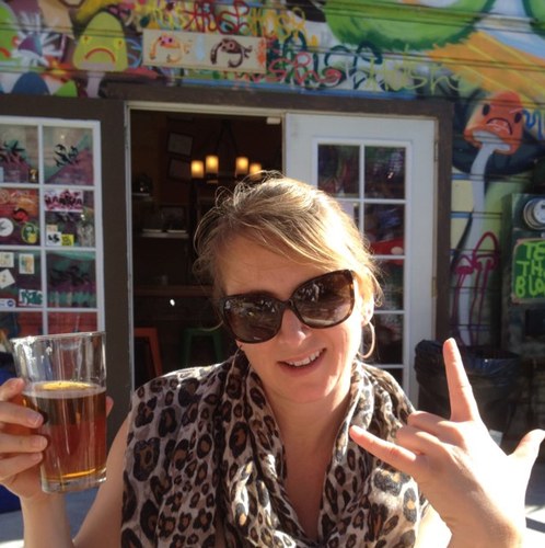 handerst's profile picture. Writer. Hope-er. Lover of all things awesome.