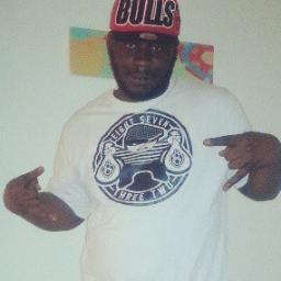 Da2HeadedMonsta's profile picture. M.oney B.efore F.ame, live young die rich, cooling on the couch gettin brain from a college bitch (follow me) IG : kinglonte