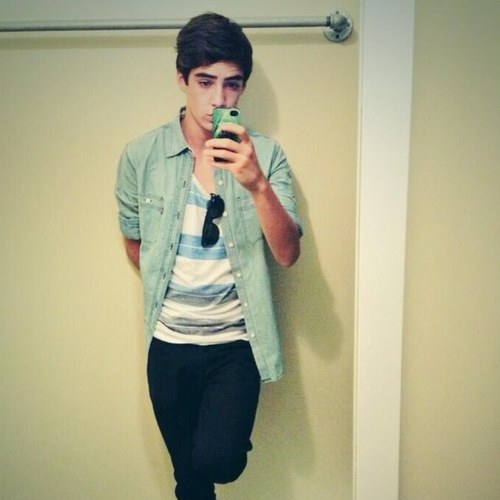 No se aceptan con novio. Siendo guapo since 1995. Vamos hacer felices juntos. Piensalo.