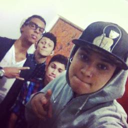 Taeincasa é minha gangue, só mlk chapa quente (Fc) by: @poxaanasantos @Poxalexandra http://t.co/DaU3lktFI6