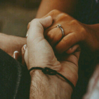 Afra7A_M's profile picture. ربي؛ ان نامت اجزائي وكنت نسياً منسياً، هب لي من يدعو لي دائماً دون ملل ❤ .. ربي احفظ لي امي وابي واخواني ومن احب الي ولا تذقني فراقهم ❤ ..