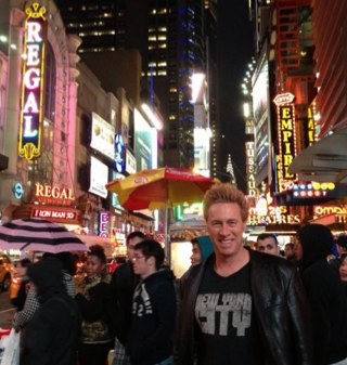 KvanTyn's profile picture. CEO 247streaming🎶 & 247Spice🌶90.1 FM Amsterdam 📻 Adinda & Koen Podcast, Cofounder Wild FM, Pop Culture Connaisseur, Science Geek🚀