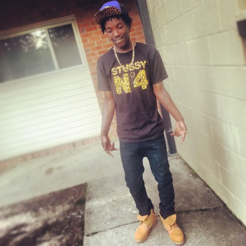Loyalty Before Royalty ╭∩╮c(︶︿︶)ɔ