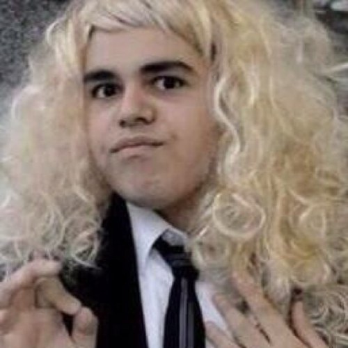 follow @lukeshalo she follows back unless ur a shit janoskianator