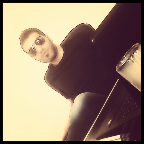 Alouch_hdr's profile picture. From lebanon & Proud
kik : alouch.hdr