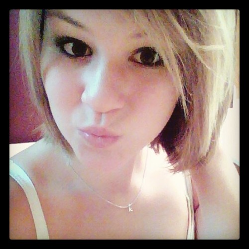 hey im Kate! i'm 15, follow me & i'll follow back ;)