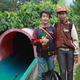 verdhana1's profile picture. REGGAE it's my life || My soul, SOUL REBEL ^_^
keep SUPORT A.C MILAN || ULTRAS MILAN ^_^

POPS famZ || Paramitha VOCATIONAL school || 10 HR 1 :)