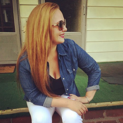 AbLuEbEauTy's profile picture. 