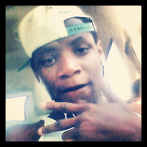 born to hoop love to shoot a goon to the streets and a baller thats a knuckle head