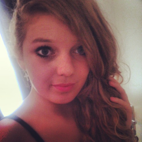 love @AnissaHeijnenx mn liefste skadje
bn 14 jaar oud . woon in klazienaveen, en zit op het esdal college klazienaveen,x