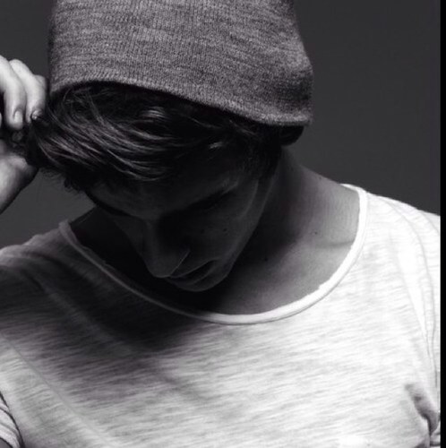 DavisonAustin's profile picture. Do what makes u happy and be with who makes u smile