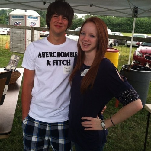 hey I'm Nikki, I'm 19, I go to OUL and I love my boyfriend Travis :-) follow me!! I'm awesome