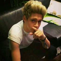 THIS IS A FREE FOLLOW ACCOUNT, PLEASE FOLLOW @iGucciPayne  !!!! ♡
