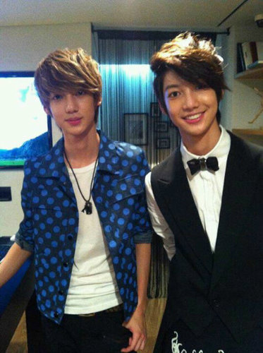 Like blue, kpopers. 010398 , best friend , ELF