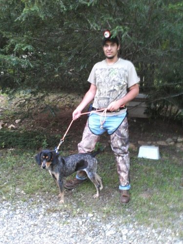 my name is Jonas I'm a good ol boy from Bliarsville GA I like to hunt an fish and ride horses and hangout with friends won't to no more ask