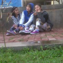 nyebeLind emank ngeseLind tapi ngangenin. :D