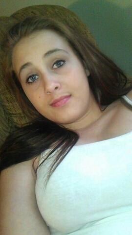 Emilea Victoria McClellan (: | 17 | November 13th | Single. hmu. Follow me on Instagram - xoxo_emmy_13