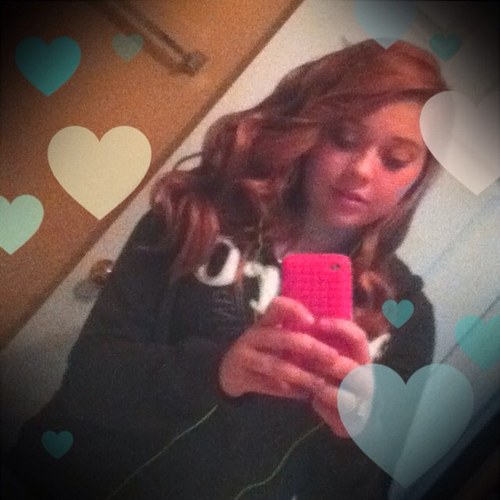 HayleyAdams15's profile picture. 