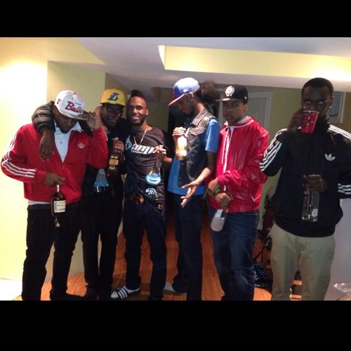 WeAreFamousFace's profile picture. We Entertain, We Promo, We Do It For Our Supporters & We Love To!! Follow Da Team @McFly_IsHere @DiggiSamuel @Dancaskullsz @WayonMarshall