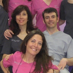 Clínica dental regida por especialistas universitarios de diferentes ramas de la Odontología actual en pleno centro de Avilés