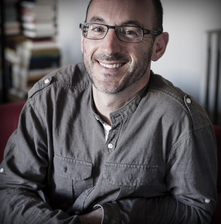 Photojournalist based in Barcelona, LA VANGUARDIA newspaper regular contributor, UAB associate professor, member of PANOS Pictures (UK) independent photo agency