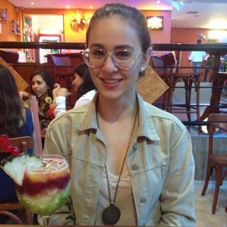 larizazanini's profile picture. Biografia? Viva? Hmmm amo a vida! Na luta pela realização de ideais! ;)