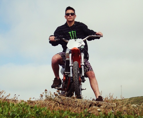 Pipoco_Antunes's profile picture. Clube: Benfica 
LIVE TO RIDE/ RIDE TO LIVE     , NÃO TE APROXIMES DA MINHA MOTINHA :)