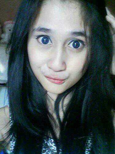Tris Oktaviani Quinita Latief | Very love with ice cream and chocolate :*