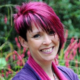 Award winning #garden #designer Passionate about #nature #recycling #Herbs #NeedntCostTheEarth Writer/blogger, miniaturist. #Gardening #withwildlifeinmind