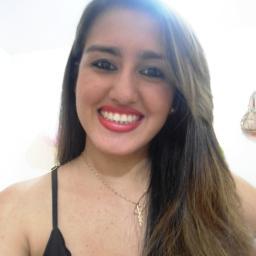 “Gosto das coisas de dentro. O que está por fora muda a cada estação. A essência, não.” #ClarissaCorrêa