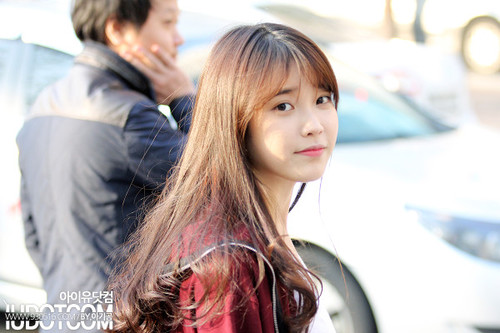 Annyeong! Soloist Lee Jieun a.k.a IU's parody here! 93년. Follow the real one @lily199iu!☆