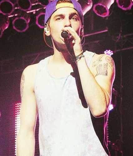 schmidt_69_'s profile picture. Big time rush doesnt know my existance (-: