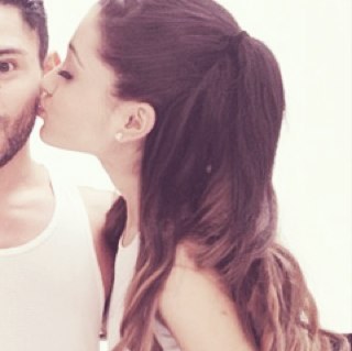 Jan0freefollowx's profile picture. please follow me on @Jan0_the_way and ask for a follow back if u want one :)