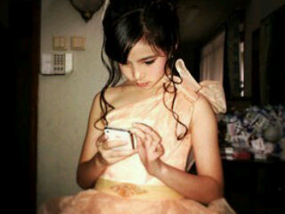 Keep smile and always support @AgathaChelsea18 :) follow @ChelseaAgathac ;)