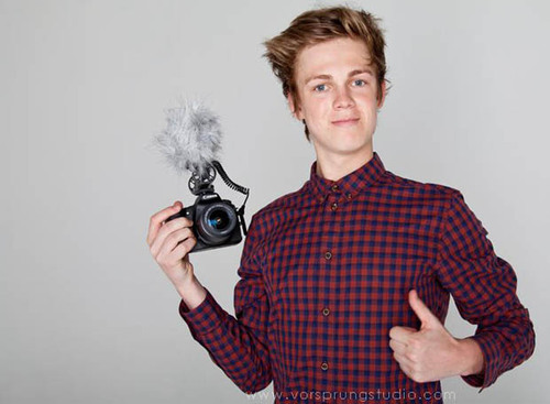 *Currently in school and things are a bit hectic so sorry for the lack of tweets!* @Caspar_Lee news account here to let you know what he's up to :)