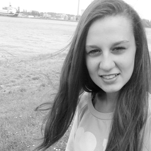 One Direction is my life and I've seen them the 3th of may in Amsterdam ! ♡♥