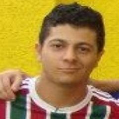 Carioca, torcedor do Fluminense, ex-aluno do Colégio Pedro II e atualmente cursando Astronomia na UFRJ. Fã de música, de praticamente todos os estilos e ritmos.